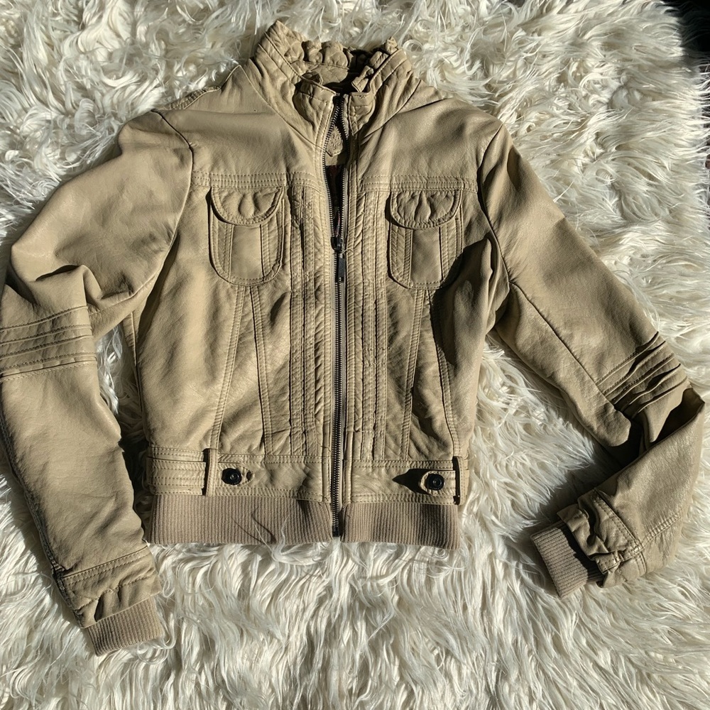 ⭐️ 5 for 25 ⭐️ Leather jacket